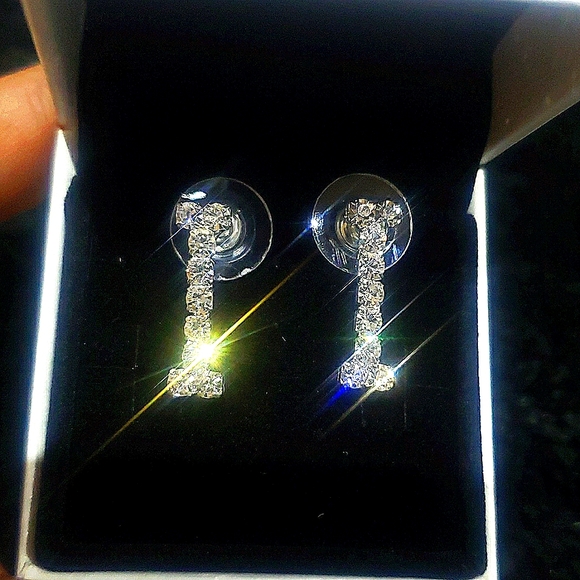 Letter I Rhinestone Crystal Stud Silver Earings - Picture 2 of 7
